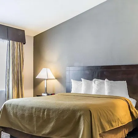 Quality Inn & Suites University-Airport-2