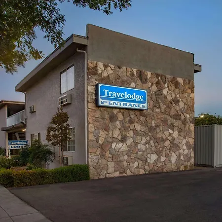 Travelodge By Wyndham Fresno Yosemite Area-3