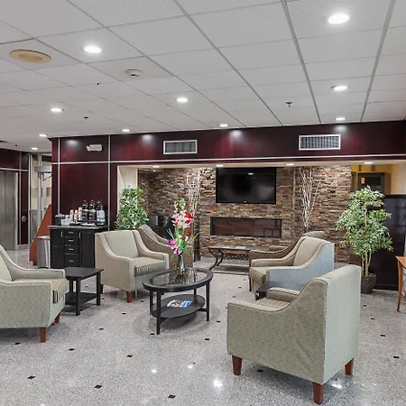 Quality Inn & Suites Cincinnati Downtown Area-3
