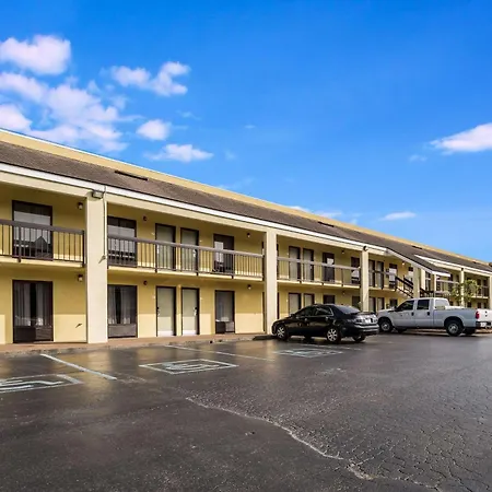 Quality Inn Coliseum-2