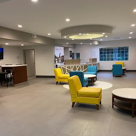 Red Lion Inn & Suites Nashville Airport-3