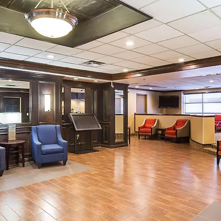 Comfort Inn Cleveland Downtown-3