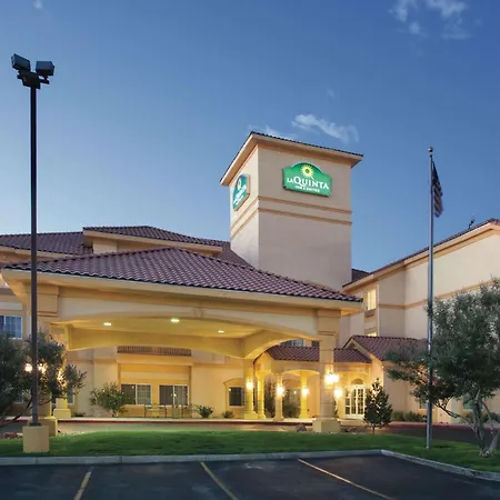 La Quinta Inn & Suites By Wyndham Albuquerque Midtown-2
