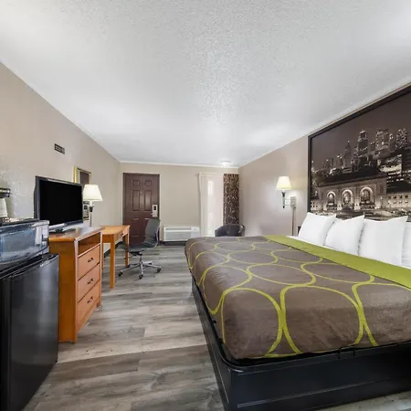 Super 8 By Wyndham Kansas City Airport North-3