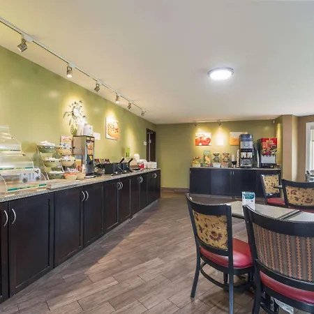 Quality Inn & Suites Airport-3