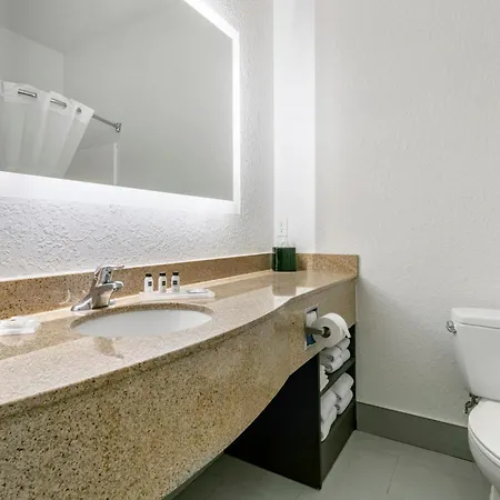 Clarion Pointe Columbus-Bradley Park-2