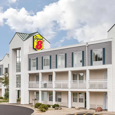 Super 8 By Wyndham Madison East-3