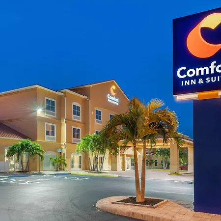 Comfort Inn & Suites Fort Myers Airport-3