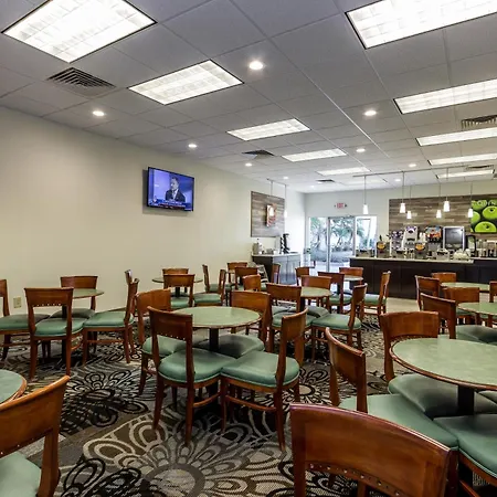 La Quinta By Wyndham Clearwater Central-2