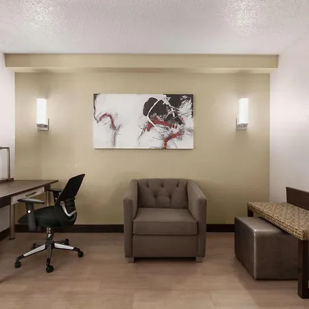 Ramada By Wyndham Suites Orlando Airport- Free Airport Shuttle-3