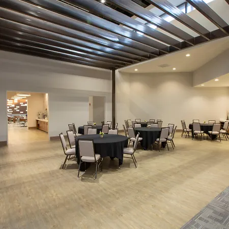 Hampton Inn Orlando-International Airport-3