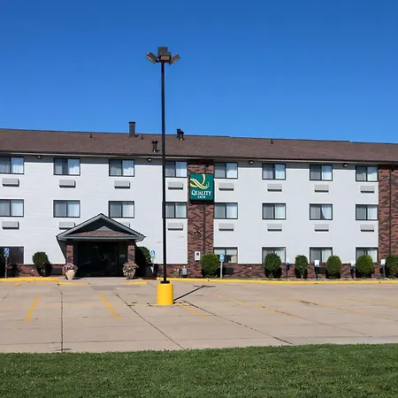 Quality Inn & Suites Bloomington I-55 And I-74-3