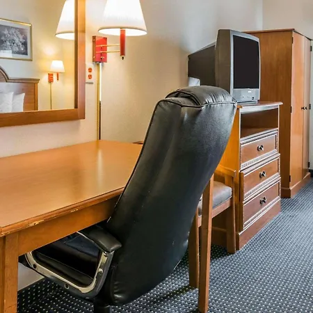 Quality Inn Kalamazoo Near Wings Stadium-2