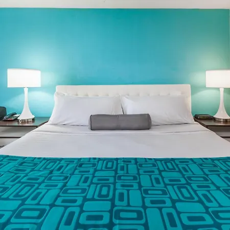 Howard Johnson By Wyndham Romulus Detroit Metro Airport-3