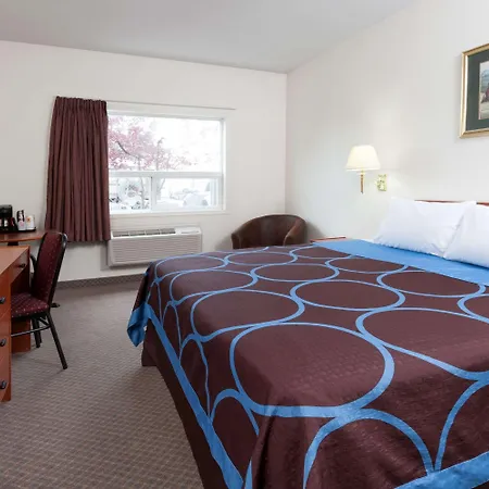 Super 8 By Wyndham Edmonton/West-3