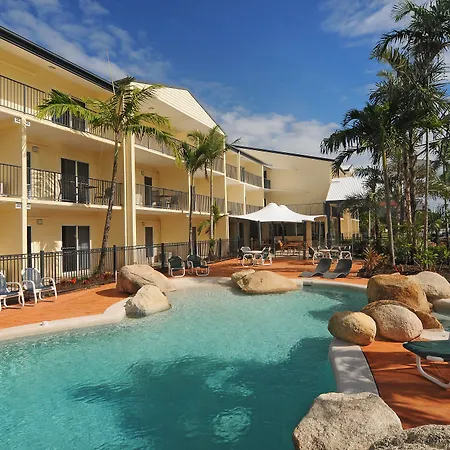 Cairns Queenslander Hotel & Apartments-2