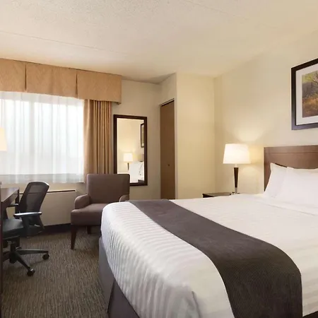 Travelodge By Wyndham Edmonton South-3