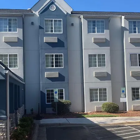 Microtel Inn By Wyndham Charlotte Airport-3