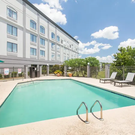 Wingate By Wyndham Savannah Pooler-2