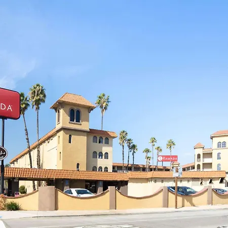 Ramada By Wyndham Burbank Airport-2
