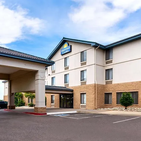 Days Inn & Suites By Wyndham Denver International Airport-2