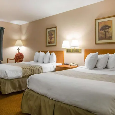 Econo Lodge Inn & Suites Columbus Near Fort Benning-2
