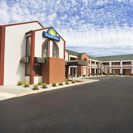 Days Inn By Wyndham Wichita West Near Airport-3