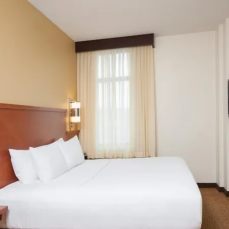 Hyatt Place Des Moines Downtown-2
