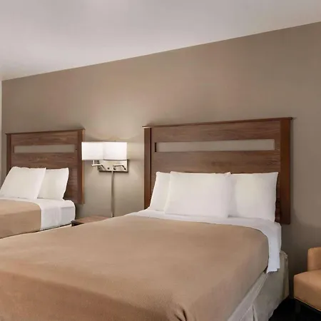 Baymont By Wyndham Buffalo-3