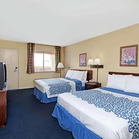 Days Inn By Wyndham Newport News-2