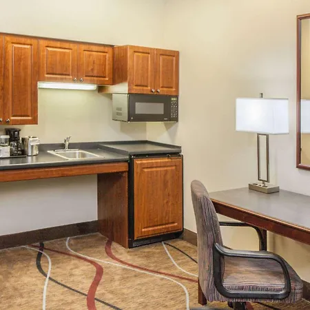 Hawthorn Extended Stay By Wyndham Bloomington-2