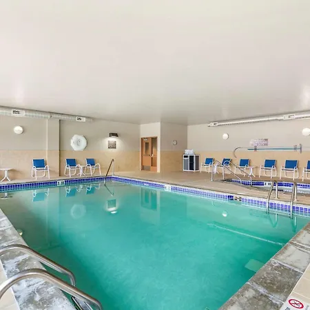 Legend Hotel Minot-2