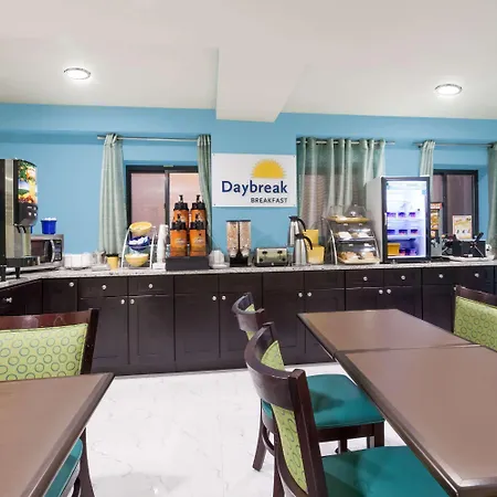 Days Inn & Suites By Wyndham Jamaica Jfk Airport-2