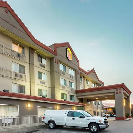 Super 8 By Wyndham Abbotsford Bc-2