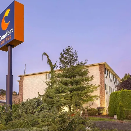 Comfort Suites Yakima-3