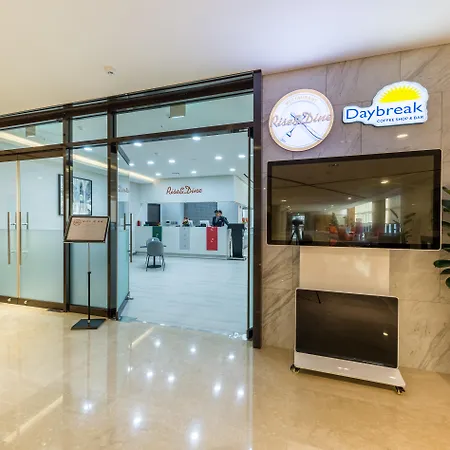 Howard Johnson By Wyndham Incheon Airport-3