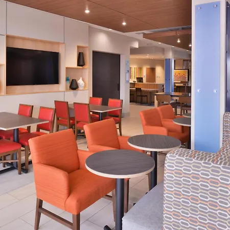 Holiday Inn Express & Suites Madison By Ihg-2