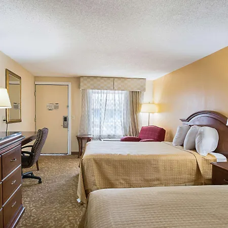 Rodeway Inn Metro Airport-2