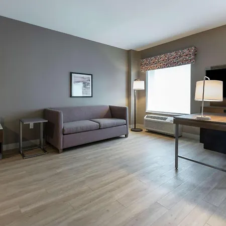 Hampton Inn & Suites Charlottetown-2
