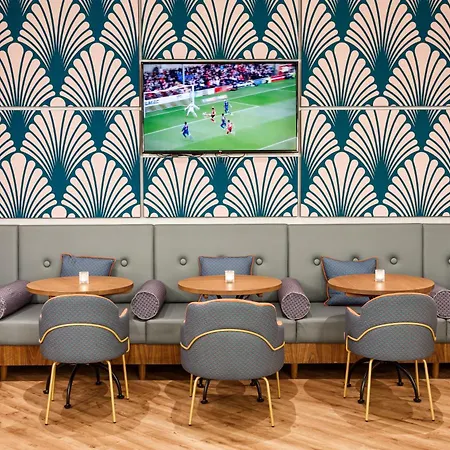 Ibis Styles London Heathrow East-3