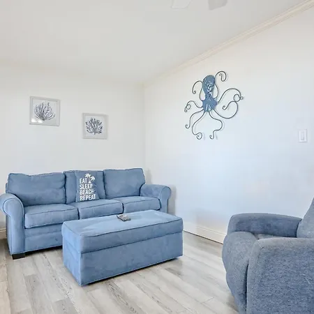 Captain'S Quarters At Green Reef Townhomes-3