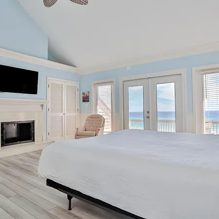 Captain'S Quarters At Green Reef Townhomes-2