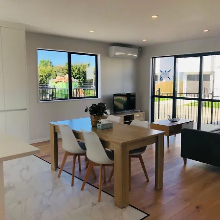 Modern & Luxurious Home 3-2