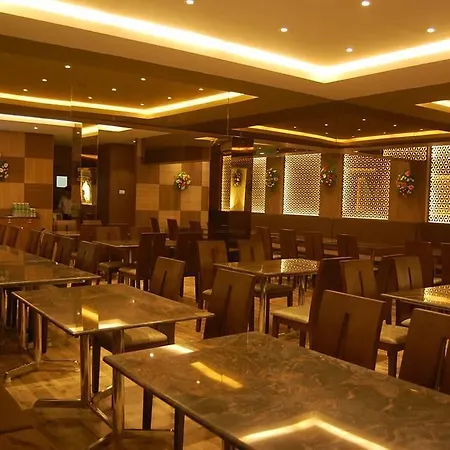 Hotel Anbu Park-3