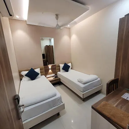 Hotel Heritage - Near Trade Center, Visa Consulate Bkc-3