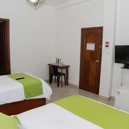 Hotel Castell - Cerca Del Aeropuerto-3
