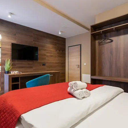 Hotel Sky-2