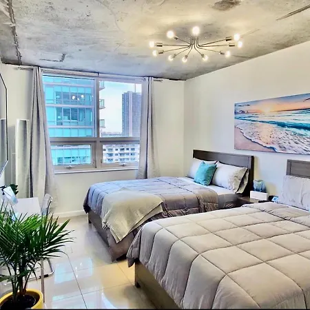Classy 2Bd 2Bth At Midblock With Free Parking-2