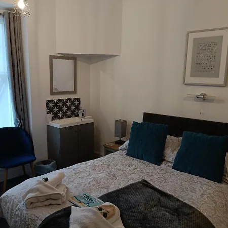 Tregella Guest House-2