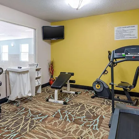 Quality Suites Kansas City International Airport-3